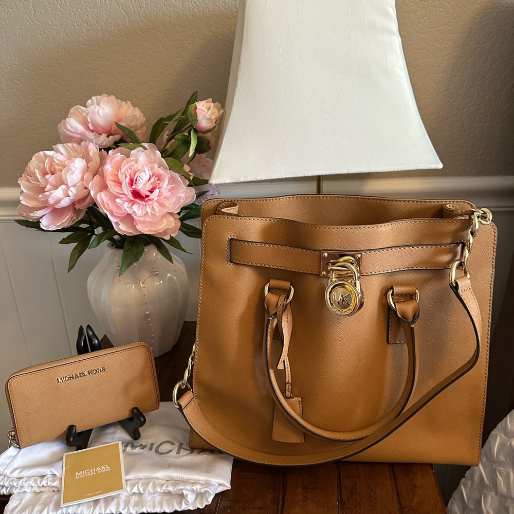 Michael Kors Tan Leather Tote Bag. This price includes the wallet